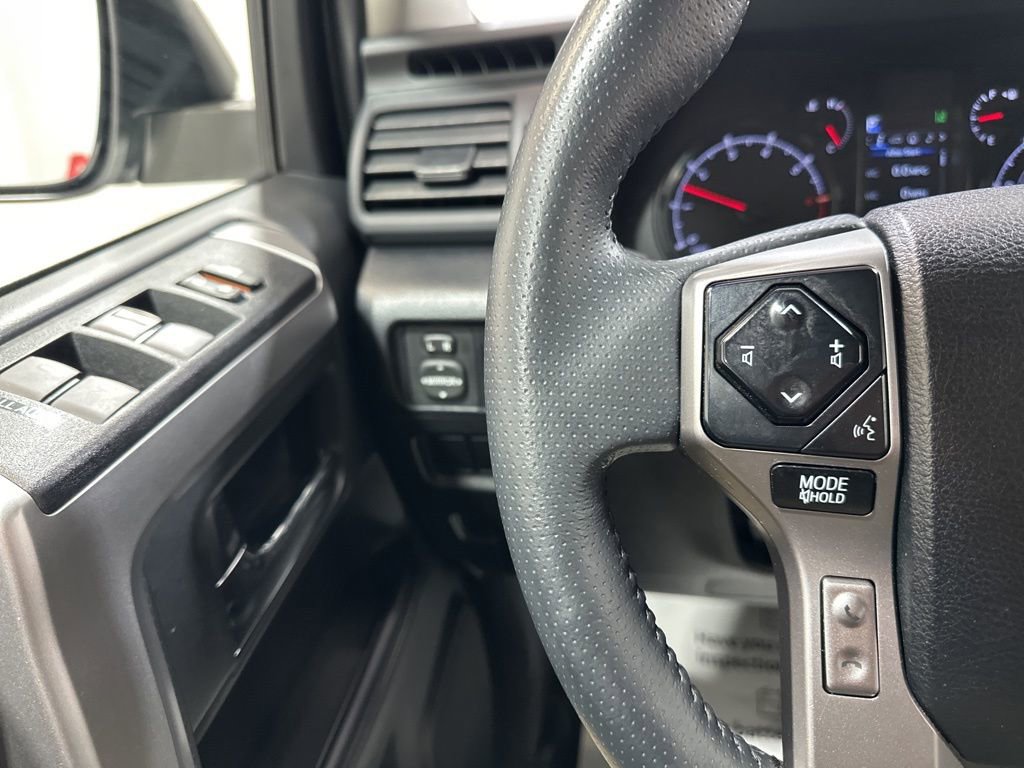 Used 2023 Toyota 4Runner SR5 AWD/4WD image 29