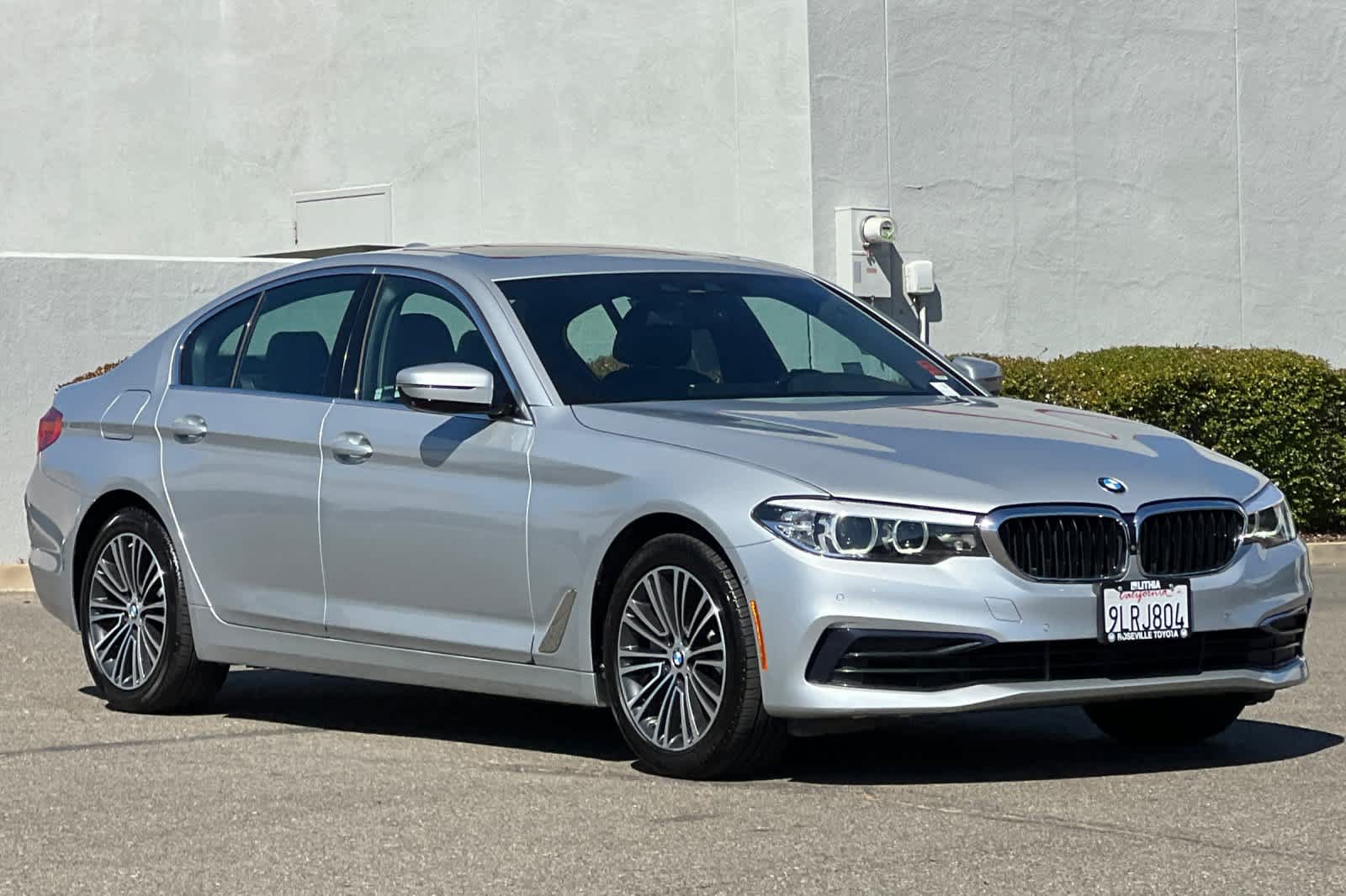 Used 2020 BMW 530i w/ Premium Package RWD image 5