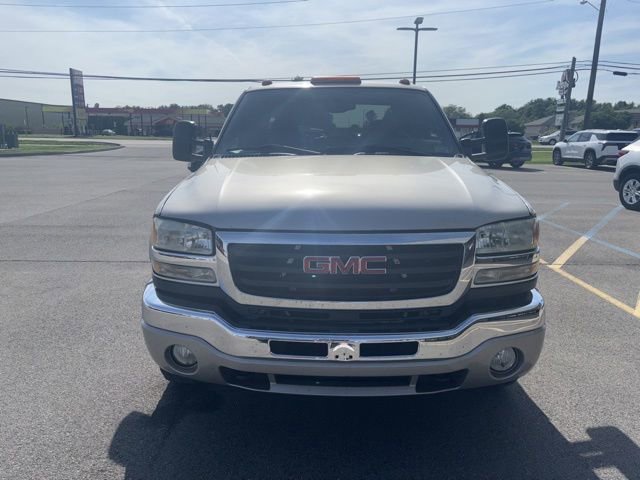 Used 2007 GMC Sierra 2500 SLE w/ Heavy-Duty Power Package AWD/4WD image 2