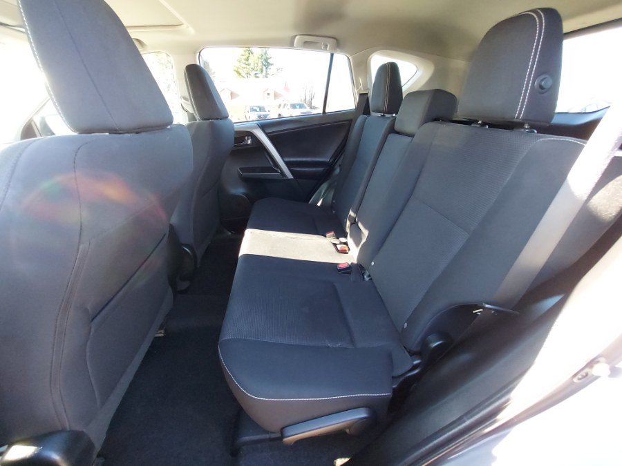 Used 2016 Toyota RAV4 XLE AWD/4WD image 9