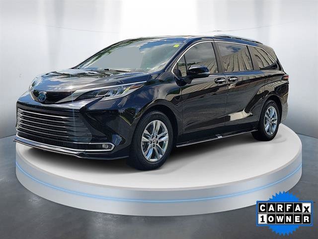Used 2023 Toyota Sienna Limited FWD image 1