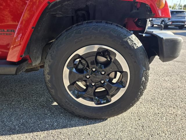 Used 2014 Jeep Wrangler Unlimited Sahara AWD/4WD image 29