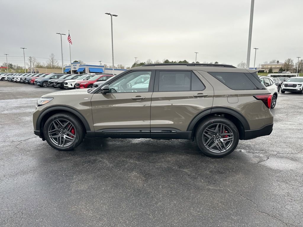 New 2026 Ford Explorer ST-Line image 13