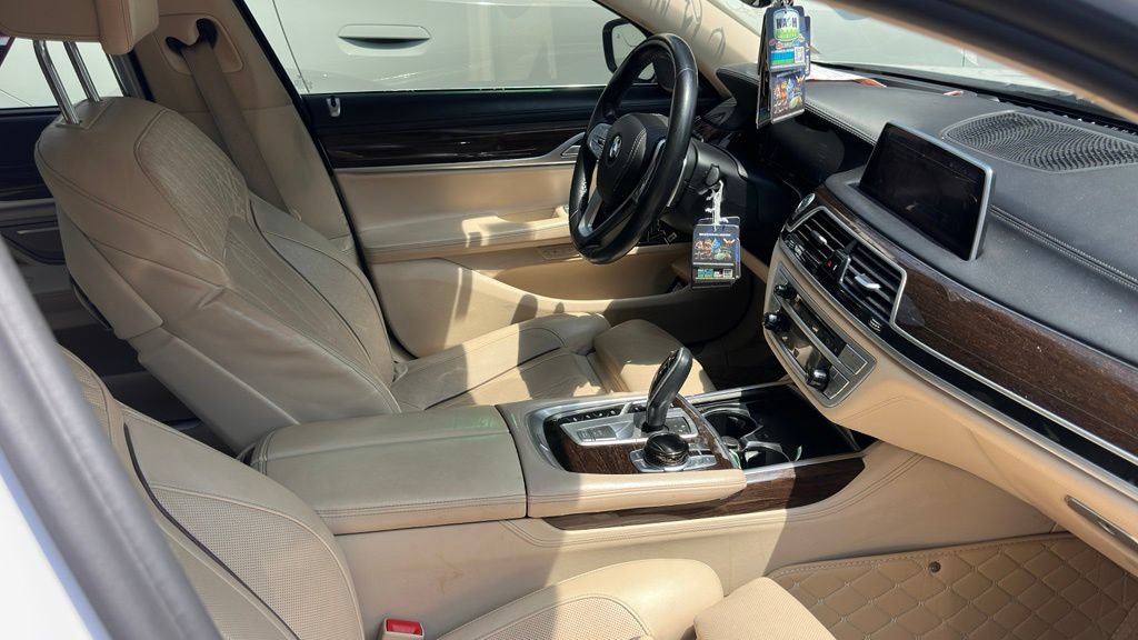 Used 2020 BMW 745e xDrive AWD/4WD image 6