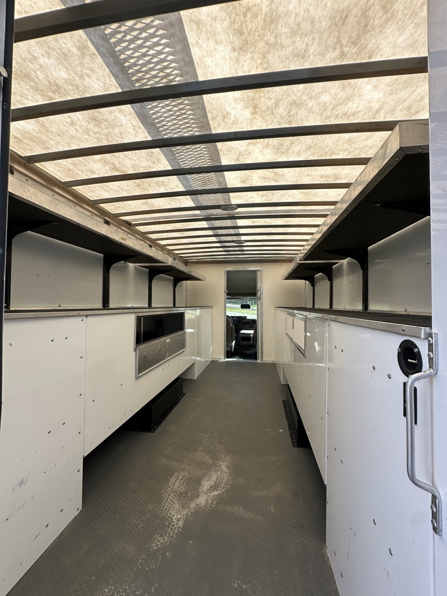 Used 2024 Ford E-450 and Econoline 450 Super Duty w/ Interior Upgrade Package RWD image 7