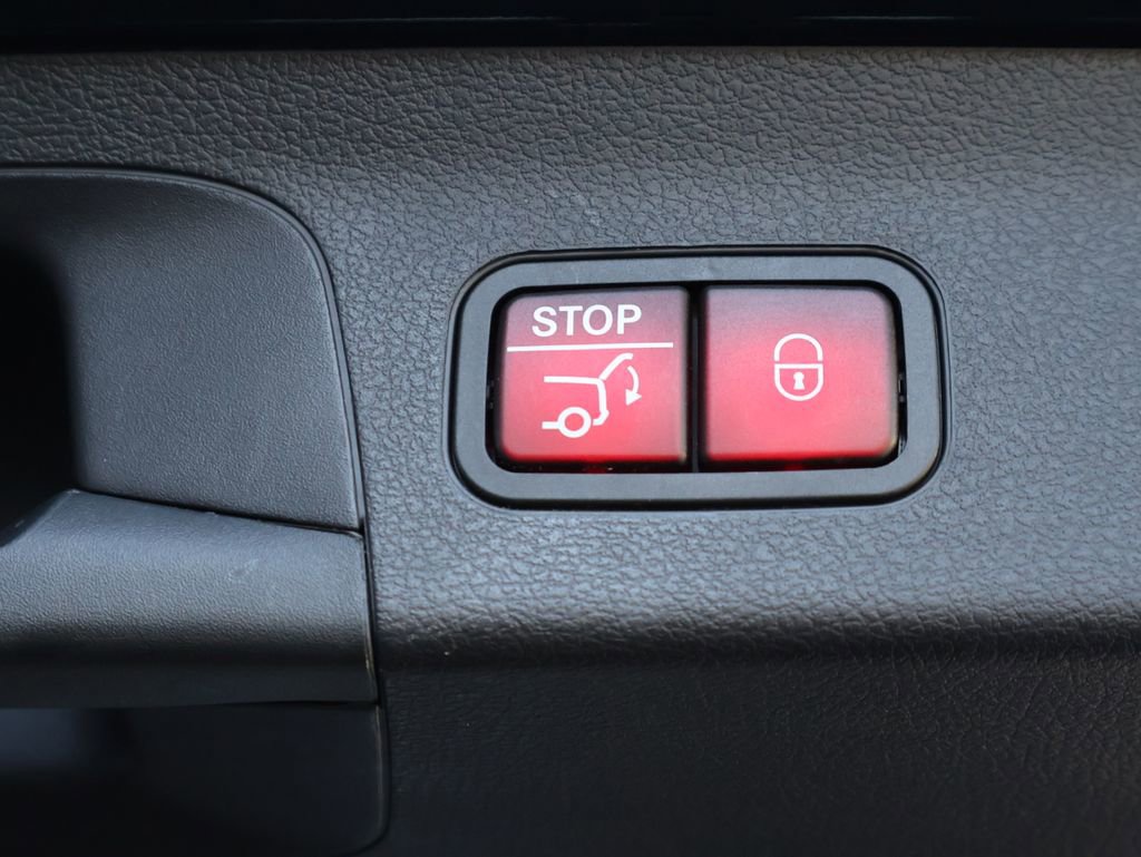 Certified 2021 Mercedes-Benz GLS 450 4MATIC image 19