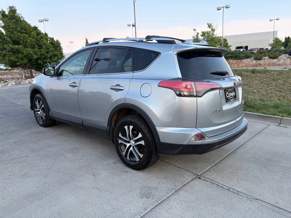 Used 2016 Toyota RAV4 LE AWD/4WD image 5