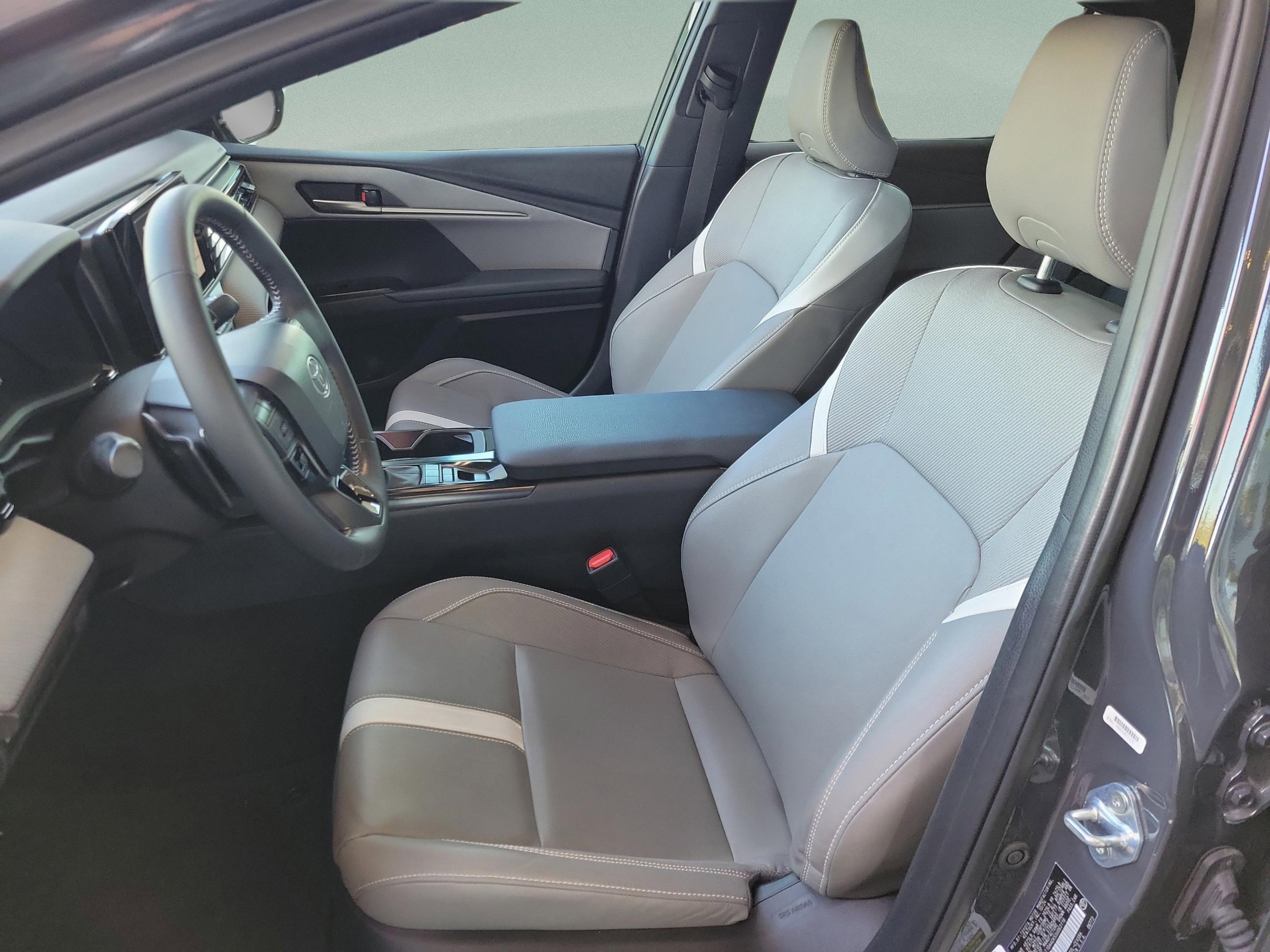 Certified 2025 Toyota Camry SE image 9