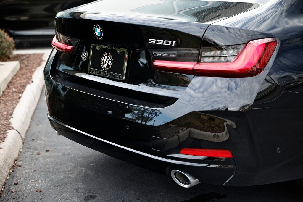 New 2026 BMW 330i Sedan w/ Premium Package image 9