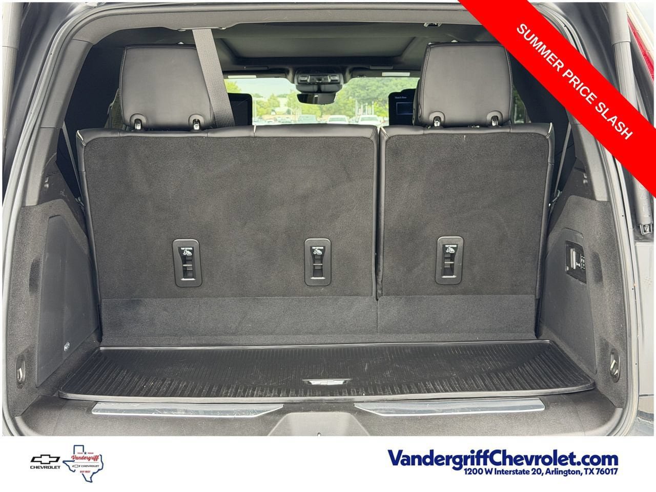 Certified 2023 Cadillac Escalade Premium Luxury w/ LPO, Floor Liner Package AWD/4WD image 28