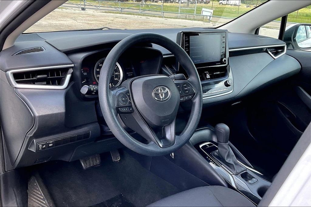 Used 2022 Toyota Corolla LE FWD image 14