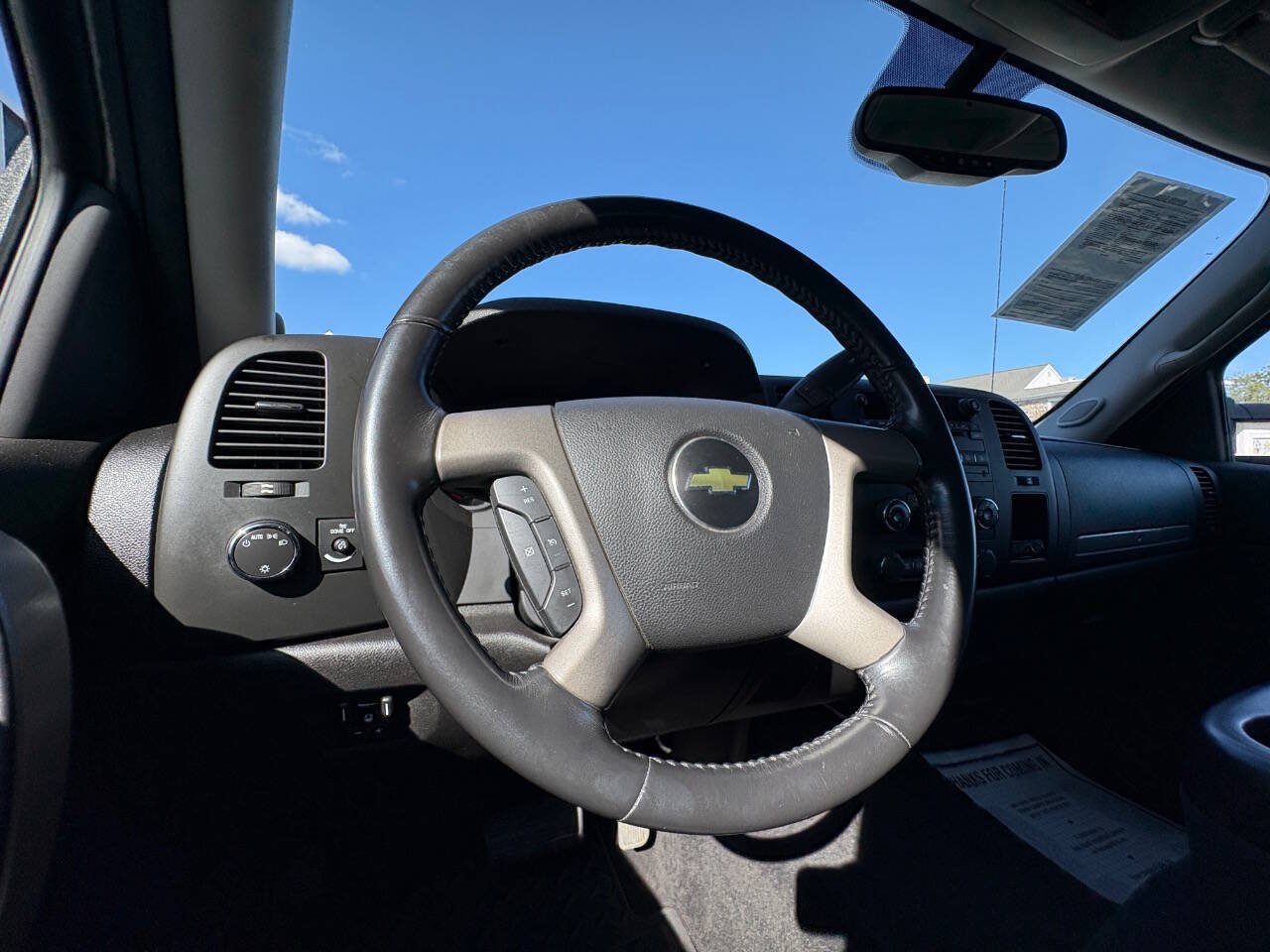 Used 2011 Chevrolet Silverado 3500 LT AWD/4WD image 21