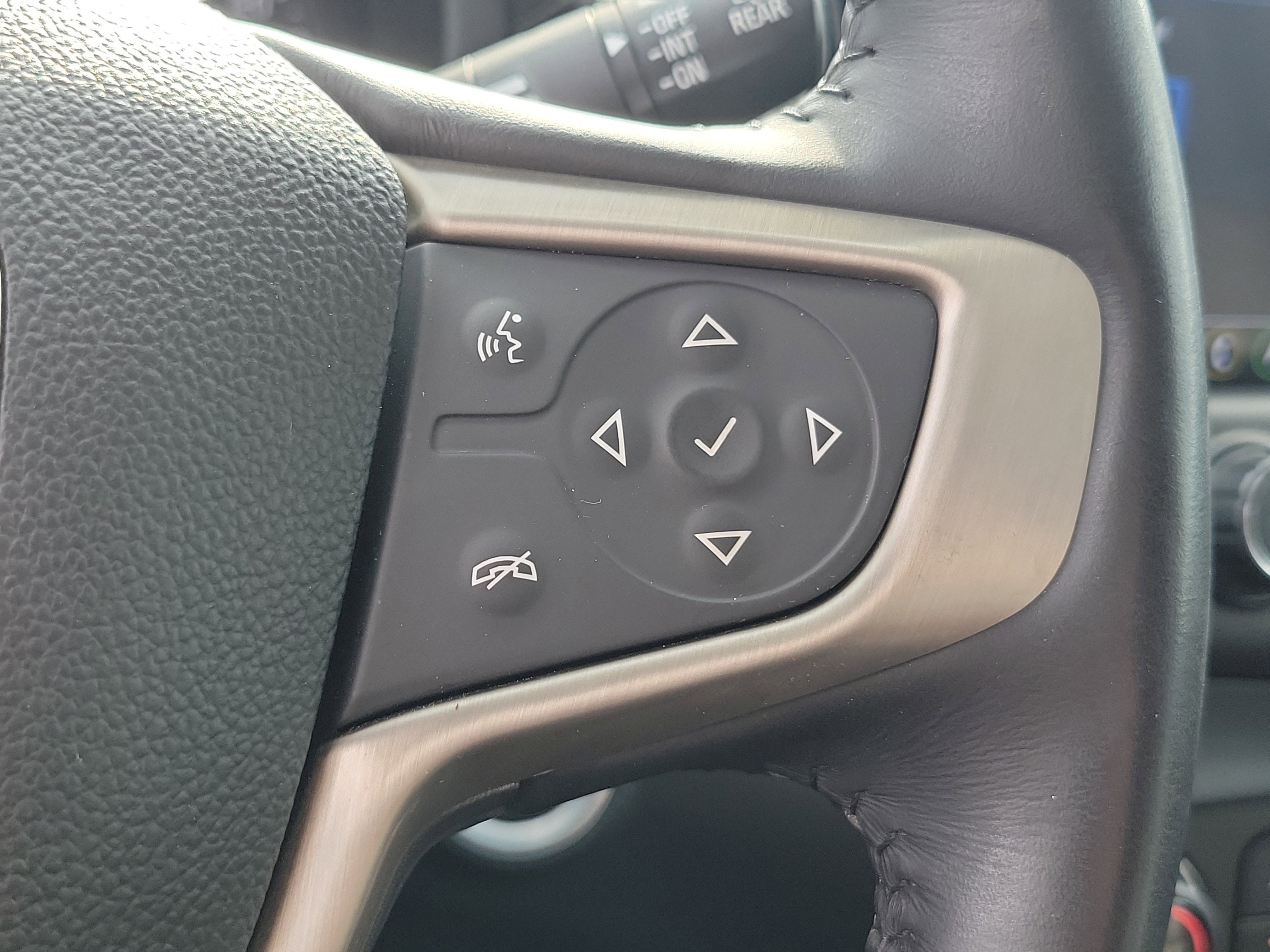 Used 2018 GMC Terrain Denali w/ Advanced Safety Package image 26