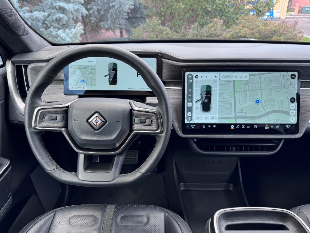Used 2025 Rivian R1S Adventure Dual AWD/4WD image 28