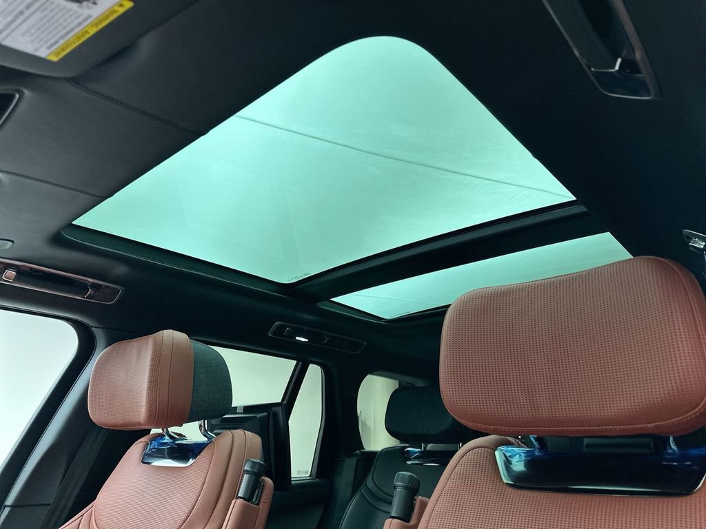 New 2026 Land Rover Range Rover SV image 24