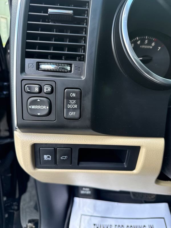 Used 2021 Toyota Sequoia Platinum AWD/4WD image 19