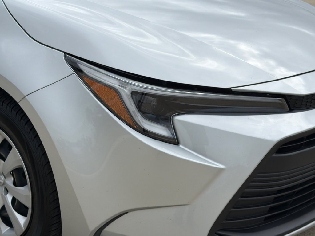 Used 2025 Toyota Corolla LE FWD image 7