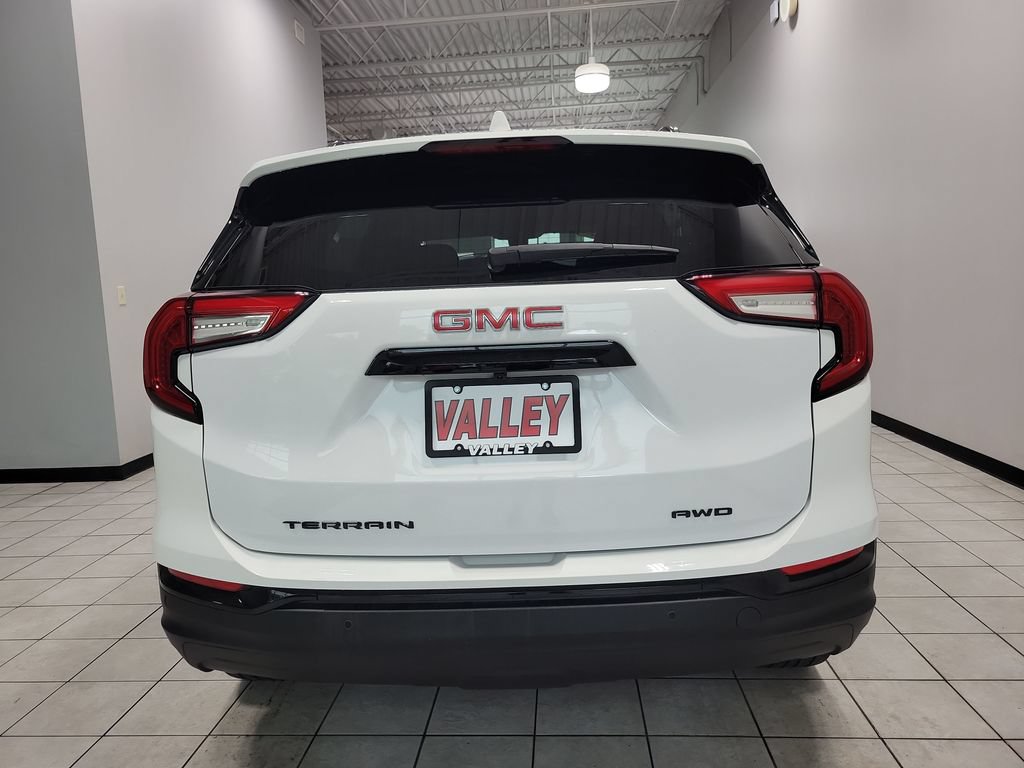 Used 2023 GMC Terrain SLE w/ Driver Convenience Package AWD/4WD image 10