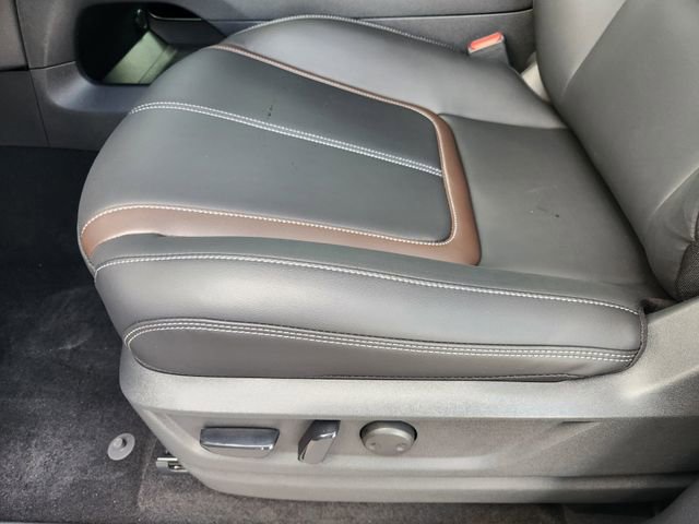 New 2026 Nissan Armada SL w/ Captain's Chari Seat Package image 16