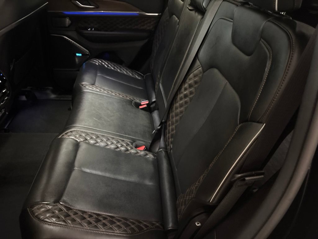 Used 2022 Jeep Grand Cherokee Summit w/ Adv Protech Group IV AWD/4WD image 28