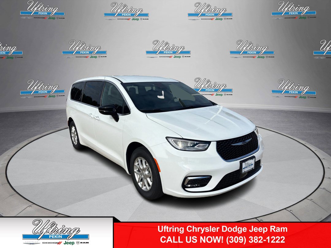 New 2026 Chrysler Pacifica Select