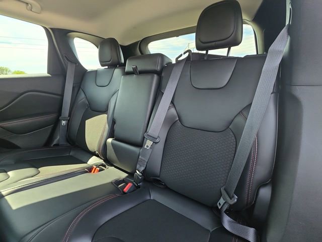Used 2020 Jeep Cherokee Trailhawk w/ Cold Weather Group image 29