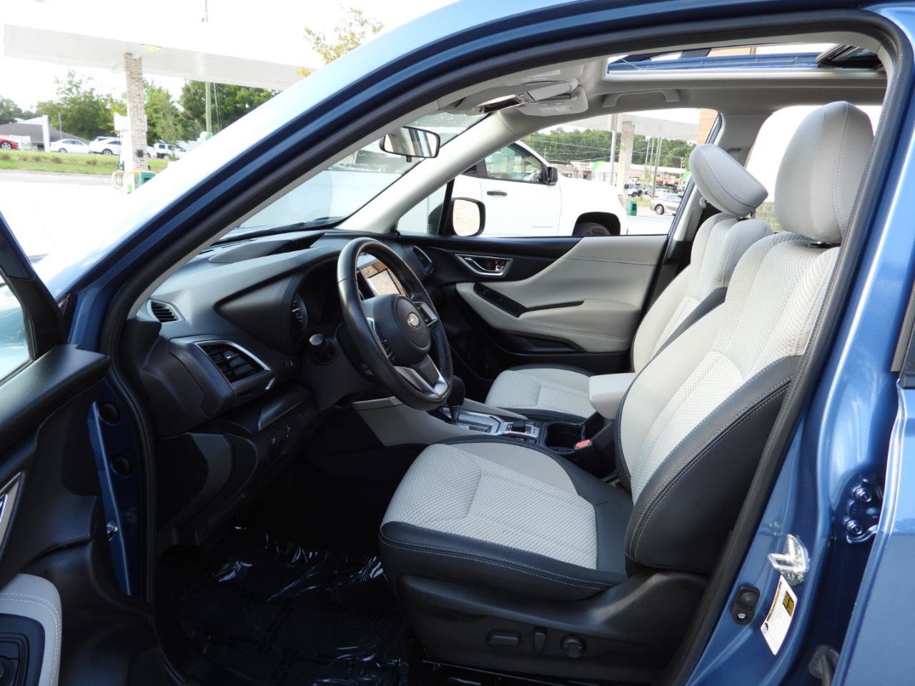 Used 2022 Subaru Forester Premium AWD/4WD image 60