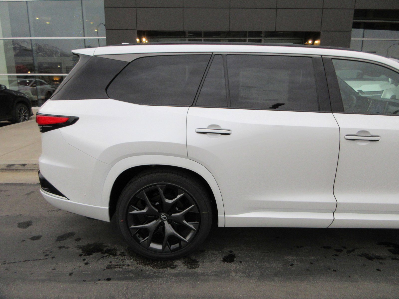 New 2026 Lexus TX 500h AWD image 11