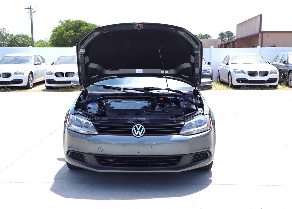 Used 2012 Volkswagen Jetta TDI FWD image 32
