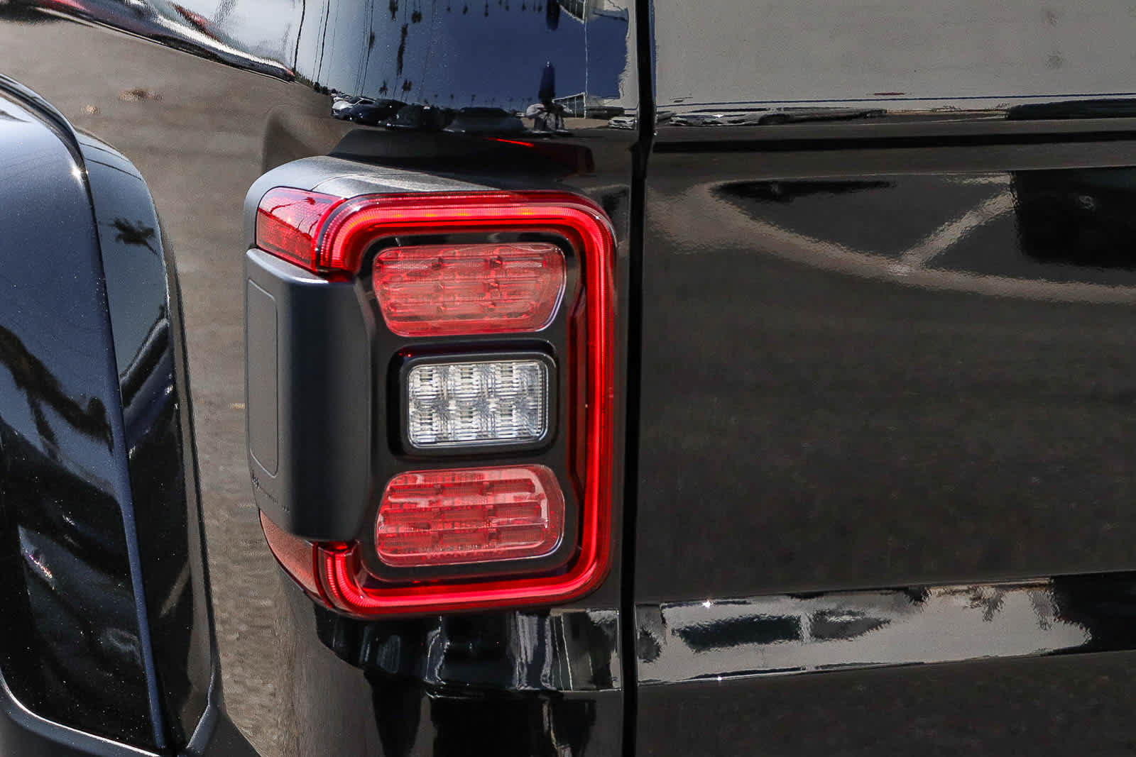 Used 2021 Jeep Gladiator Sport AWD/4WD image 11