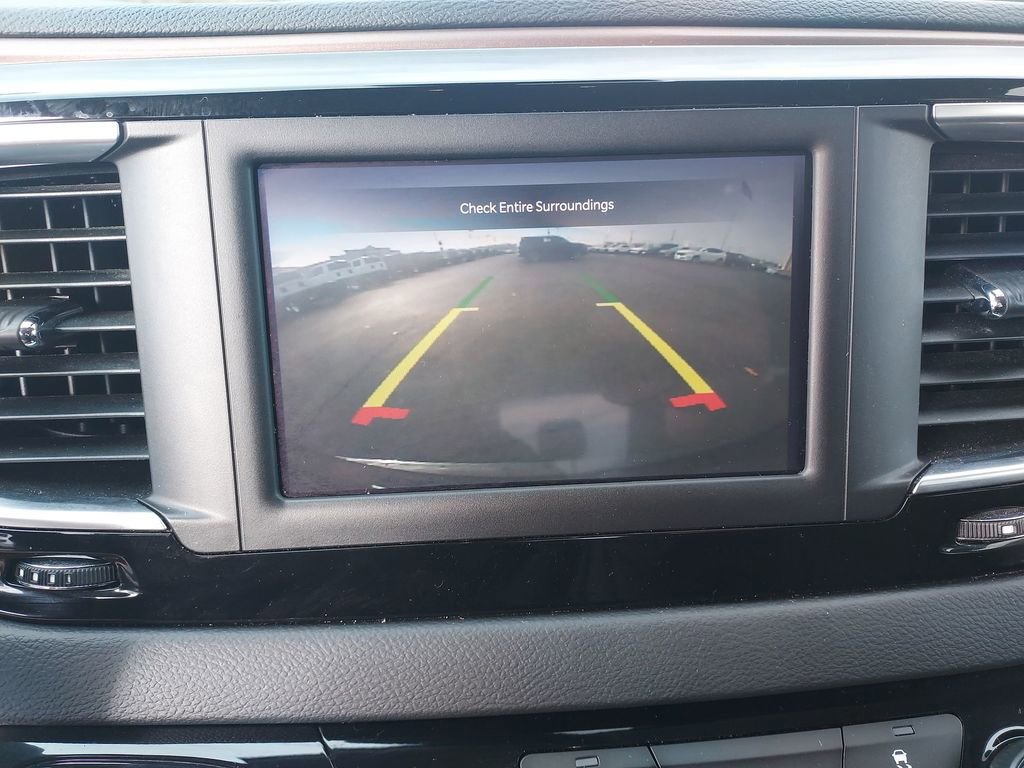 Used 2023 Chrysler Voyager LX image 23