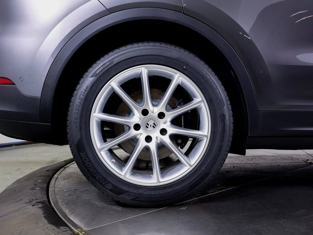 Certified 2025 Porsche Cayenne image 21