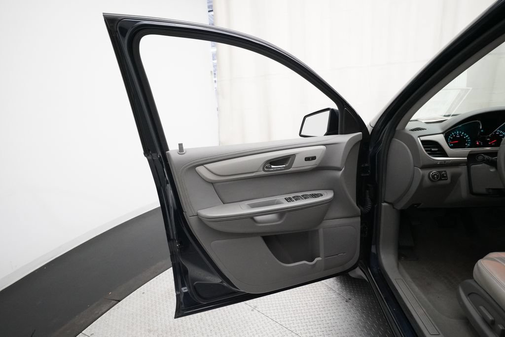 Used 2016 Chevrolet Traverse LT FWD image 29