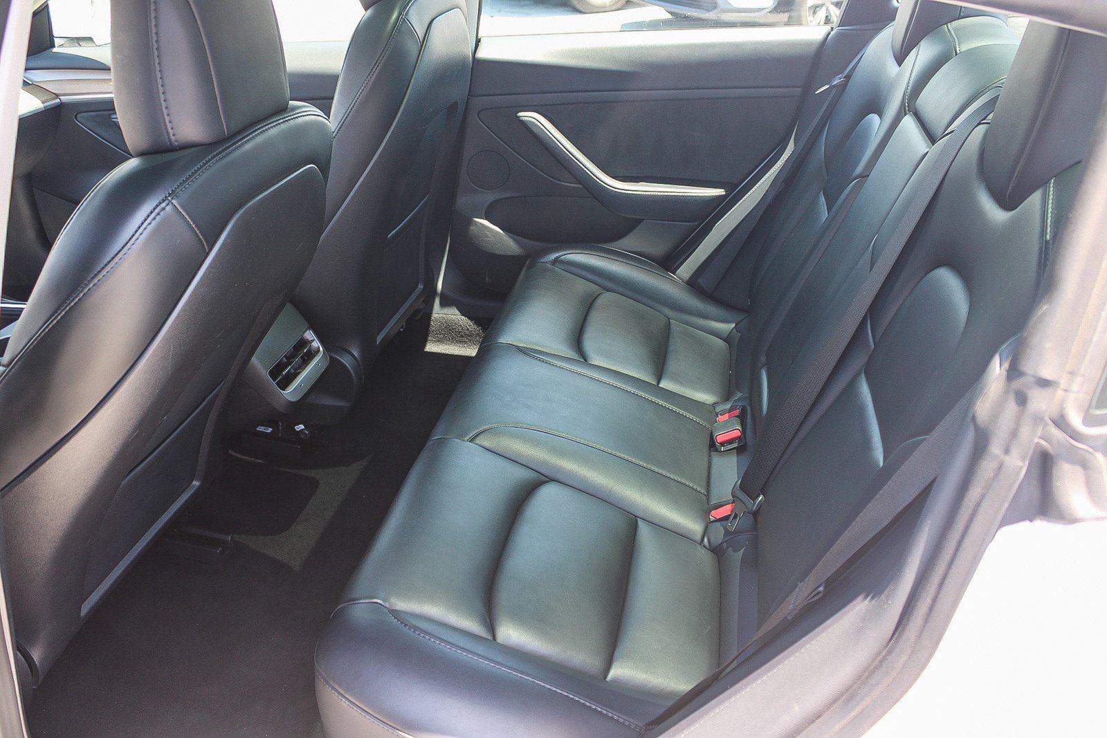 Used 2023 Tesla Model 3 Standard Range RWD image 19