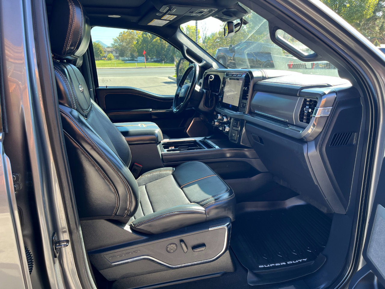 Used 2024 Ford F350 Platinum image 7