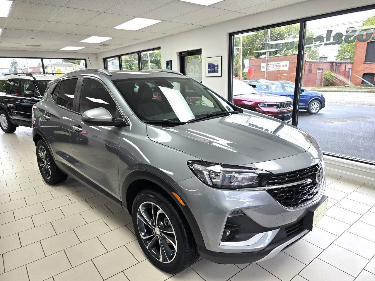 Used 2023 Buick Encore GX Select w/ Safety Package II image 3