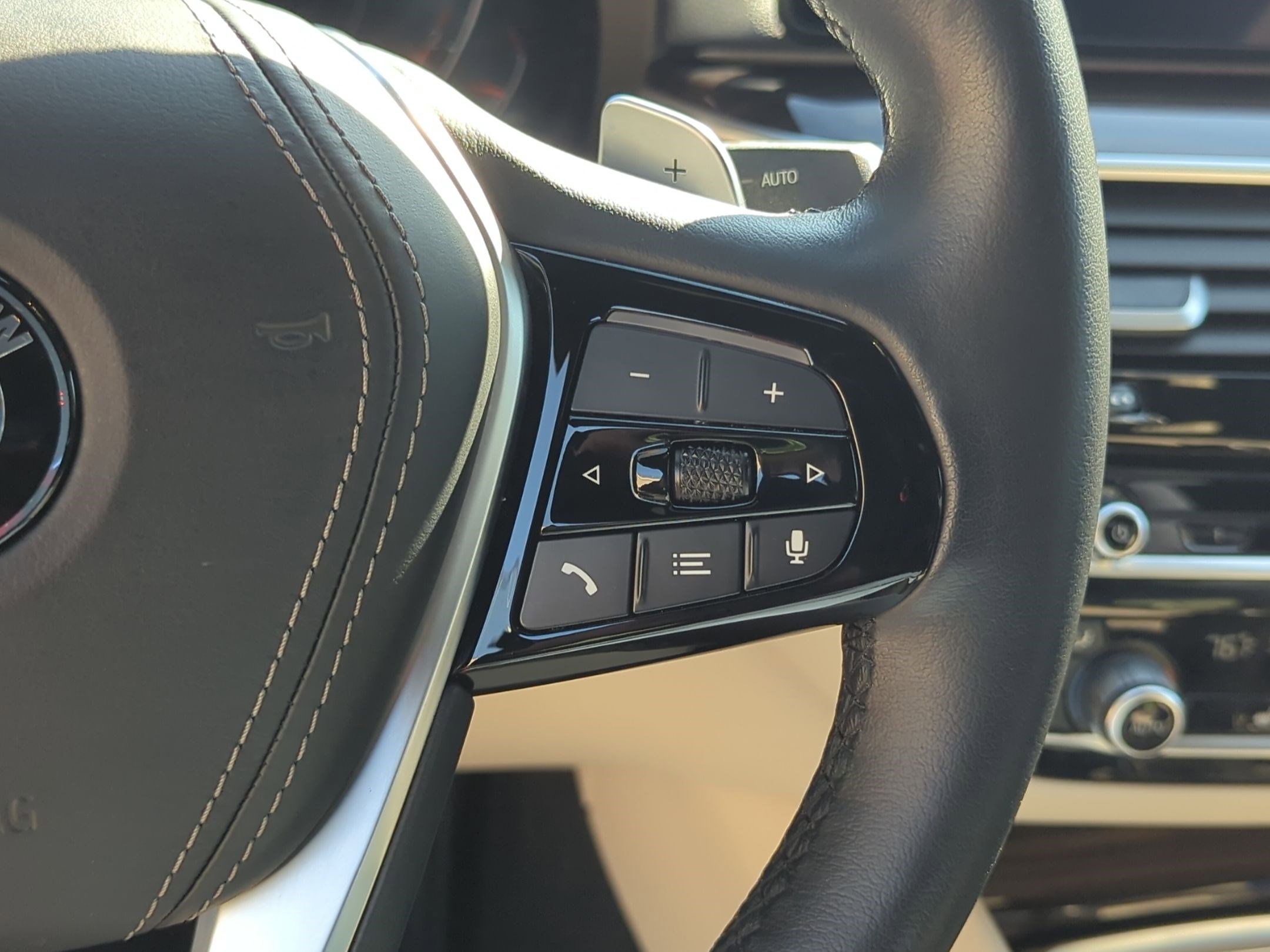 Used 2023 BMW 530i w/ Premium Package image 20