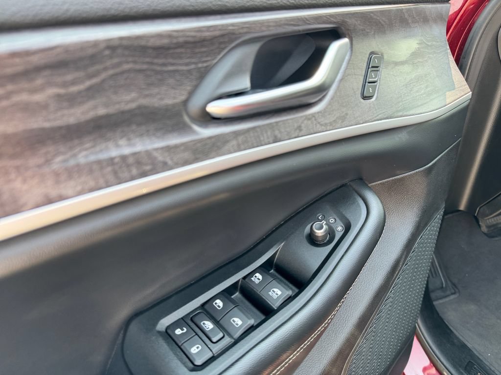 Used 2023 Jeep Grand Cherokee Limited AWD/4WD image 19