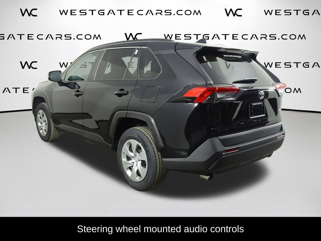 Used 2021 Toyota RAV4 LE FWD image 5