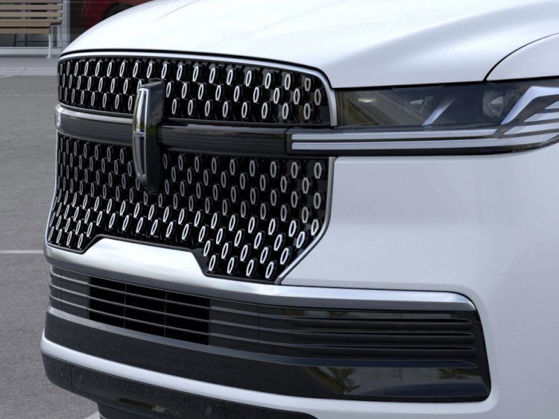 New 2026 Lincoln Navigator Reserve AWD/4WD image 17