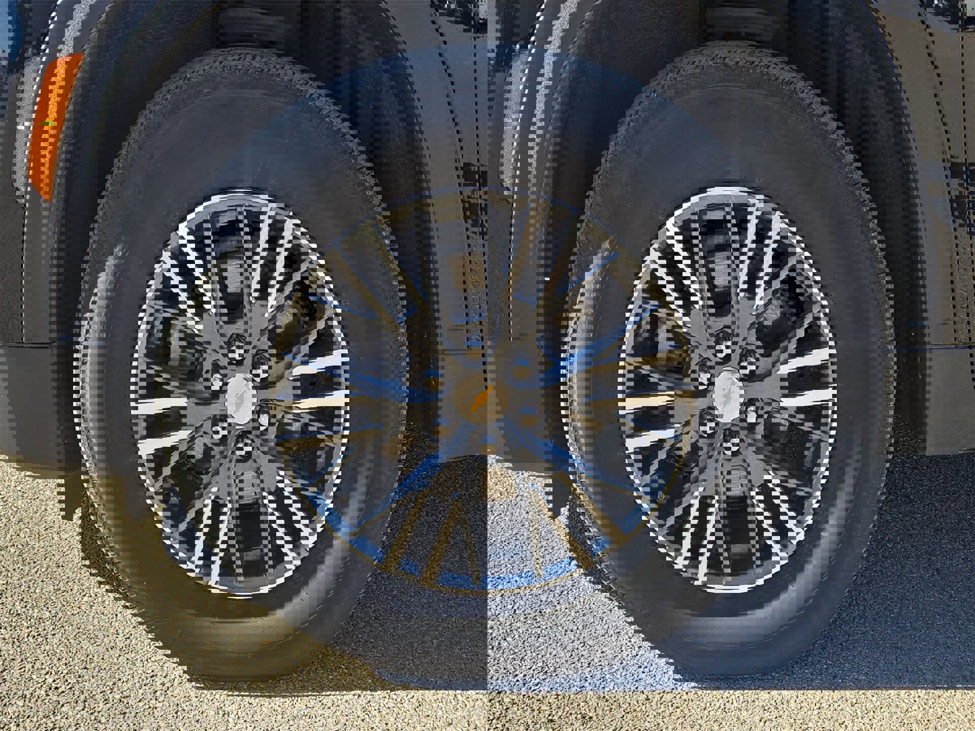 Used 2024 Chevrolet Traverse LT image 11