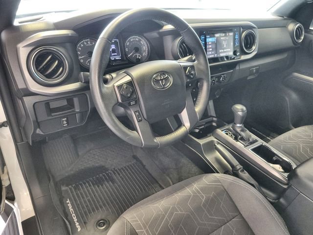 Used 2017 Toyota Tacoma TRD Sport w/ Tow Package (A/T) AWD/4WD image 14