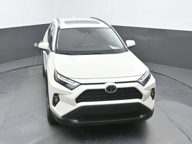 Used 2022 Toyota RAV4 XLE Premium AWD/4WD image 30