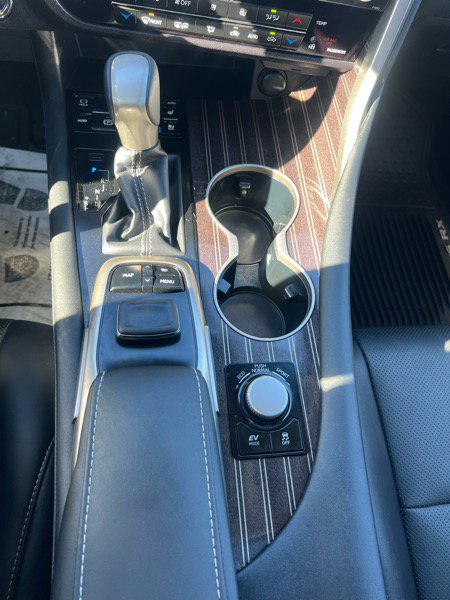 Used 2017 Lexus RX 450h AWD image 21