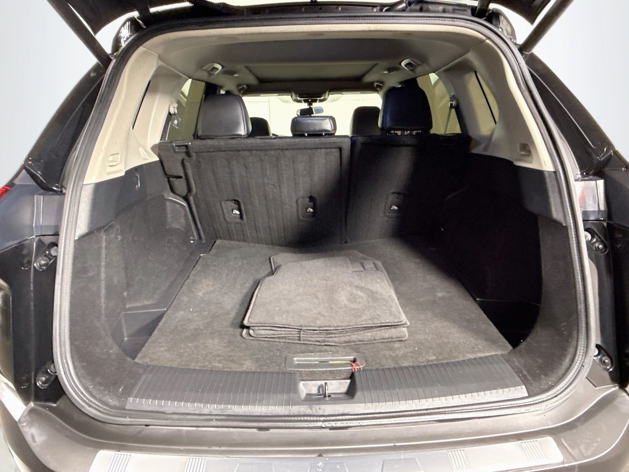 Used 2021 Nissan Rogue SV w/ Premium Package FWD image 35