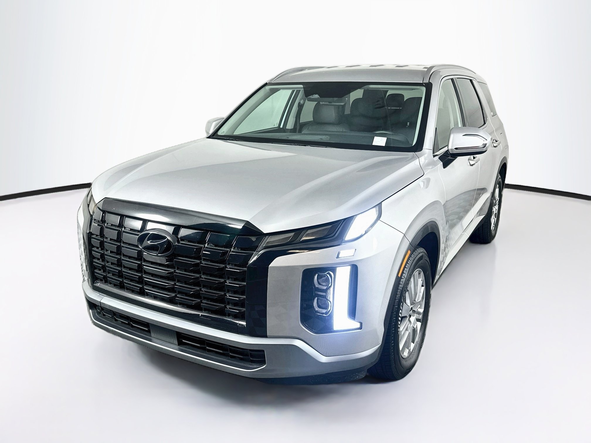 Used 2025 Hyundai Palisade SEL FWD image 3