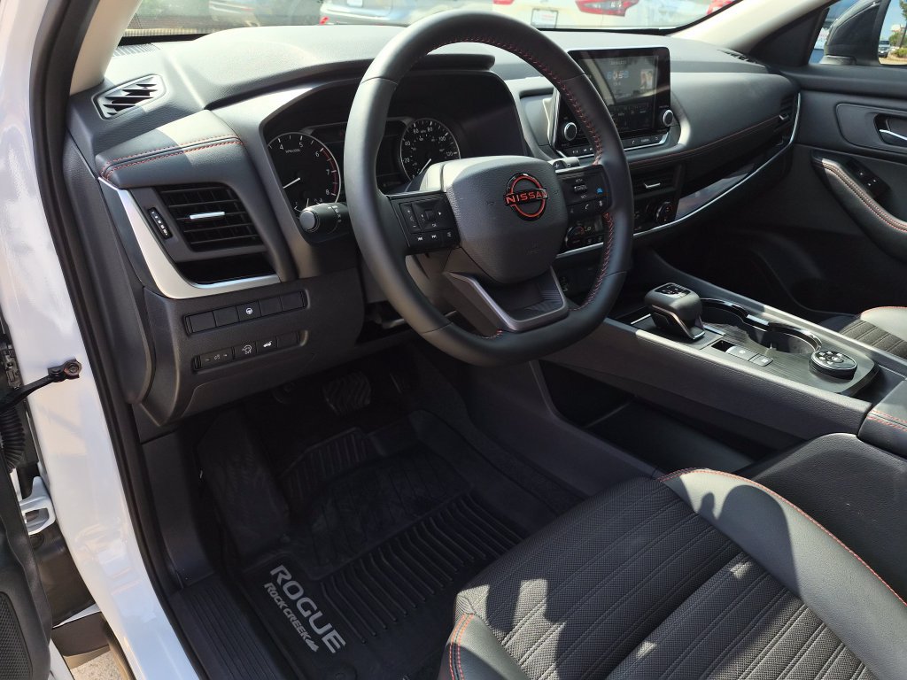 Certified 2026 Nissan Rogue SV AWD/4WD image 18