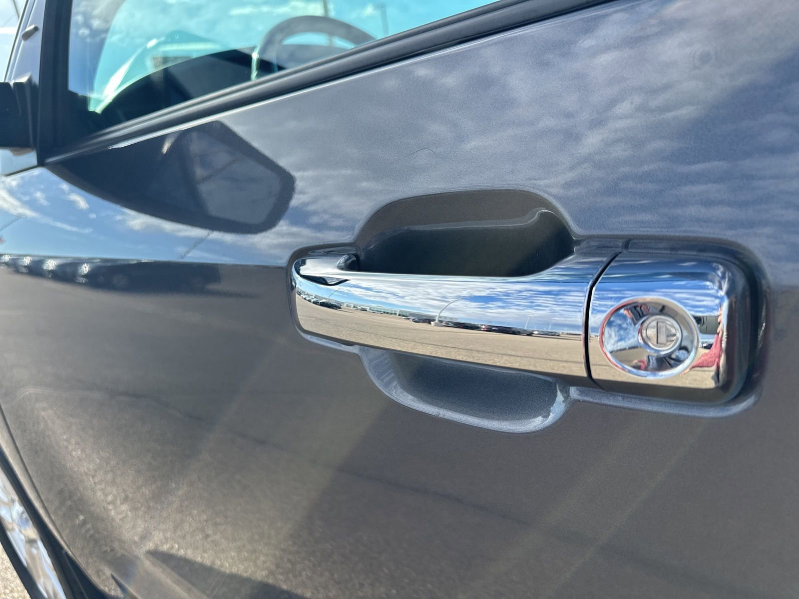 Used 2014 Toyota Sequoia Platinum AWD/4WD image 11