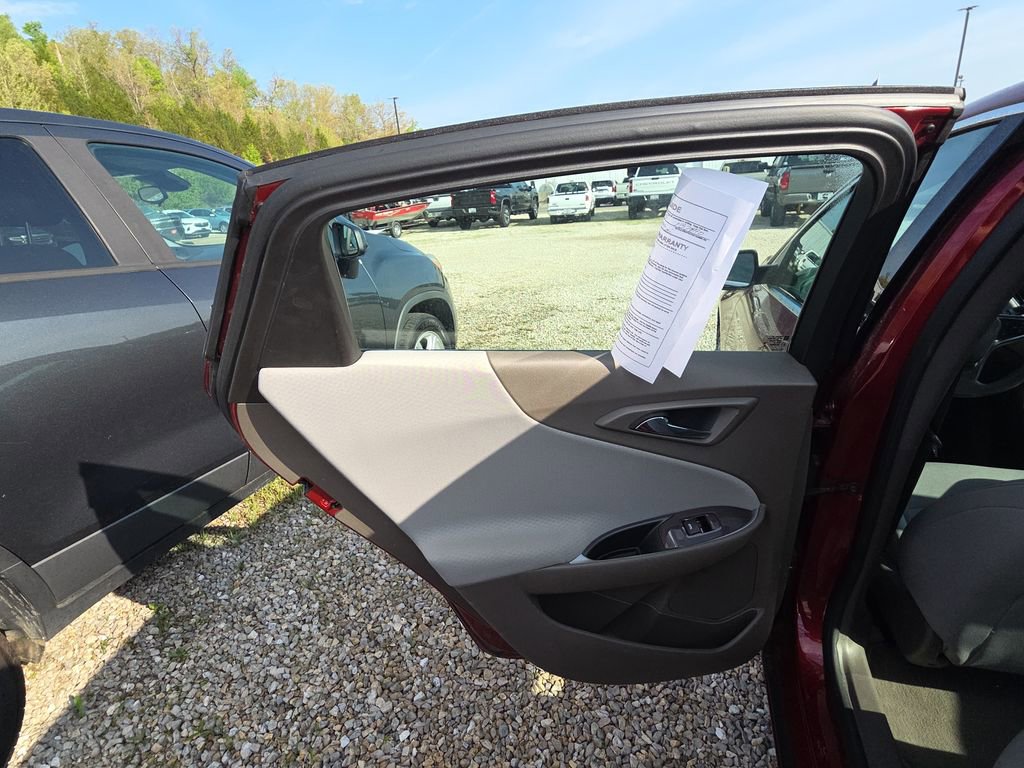 Used 2025 Chevrolet Malibu LT FWD image 12