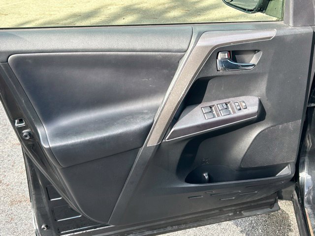 Used 2018 Toyota RAV4 XLE w/ Convenience Package AWD/4WD image 23
